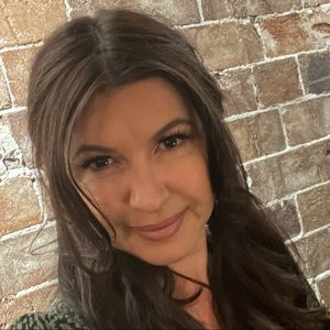 Meet your Posher, Felicity